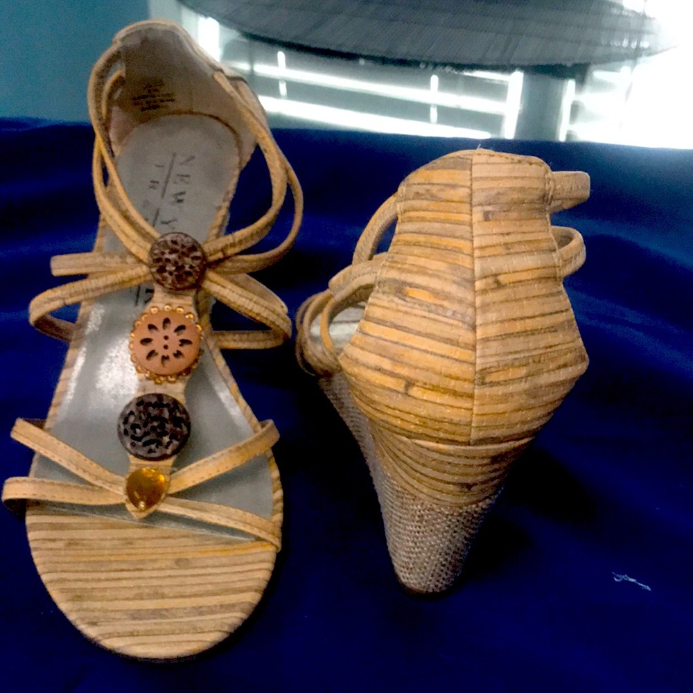 New York Transit tan wedge sandals
